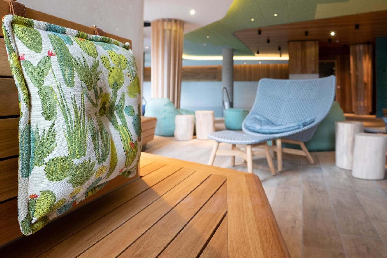 Das James فلنسبورغ المظهر الخارجي الصورة The interior of the new spa at The Dorchester